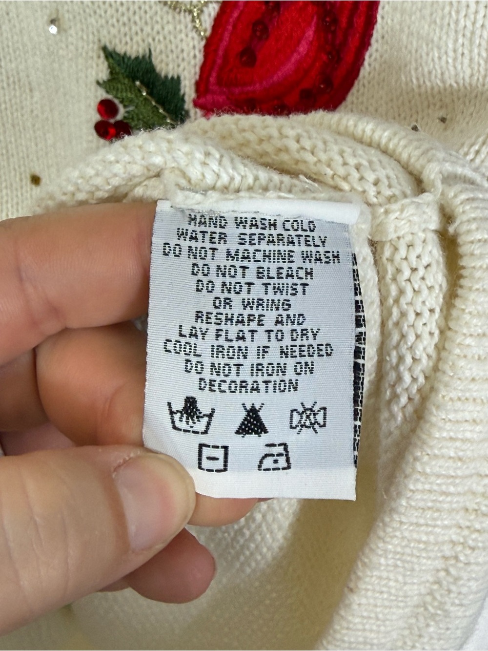 Tiara International, Christmas Collection. Size 2X, Cardinal Inspired Sweater. - Picture 6 of 7